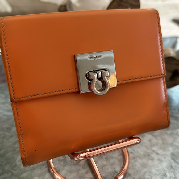 Salvatore Ferragamo Compact Wallet - Picture 2 of 11